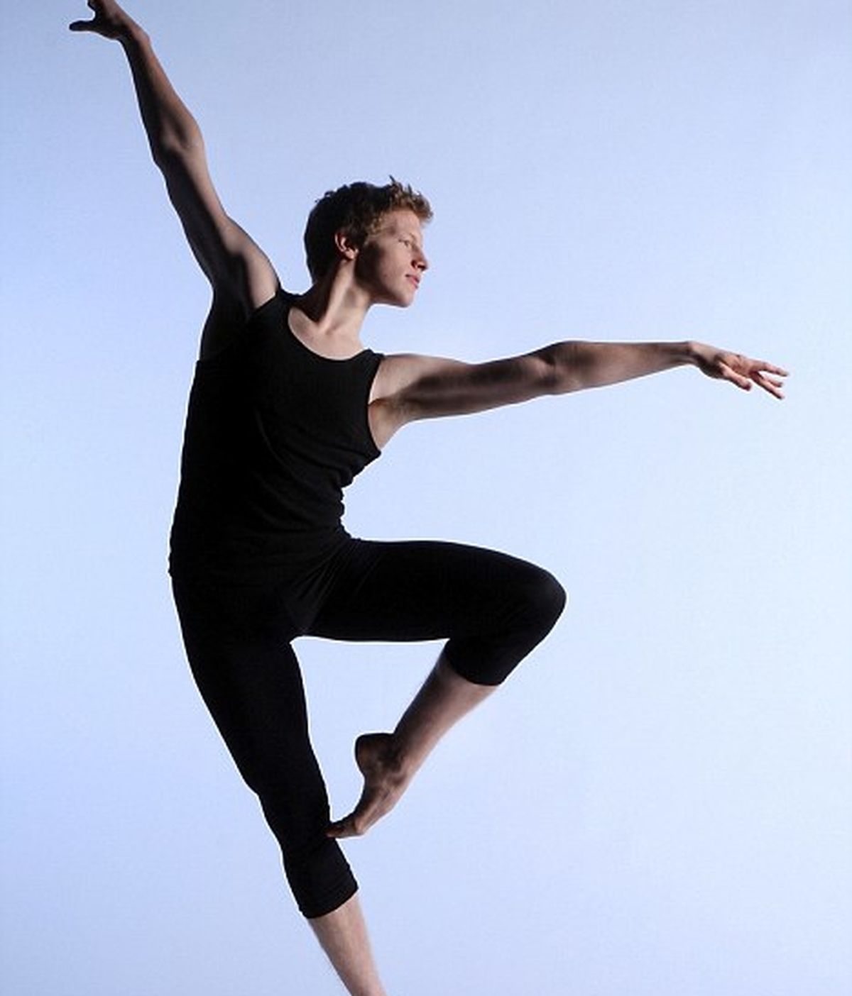 Jack Widdowson, fue elegido miembro de la Compañía de Bern de Ballet con lo que se convirtió en el más joven del elenco.