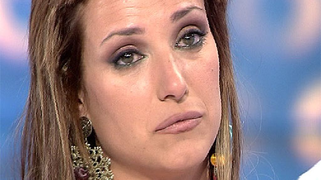 Blanca se sienta en el trono