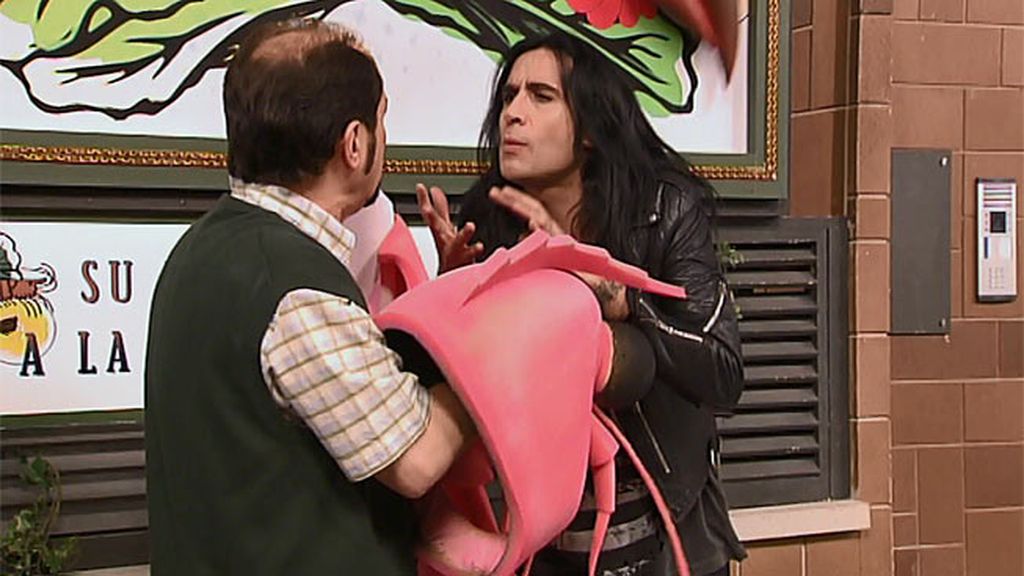 Mario llega a Montepinar para visitar a Lola