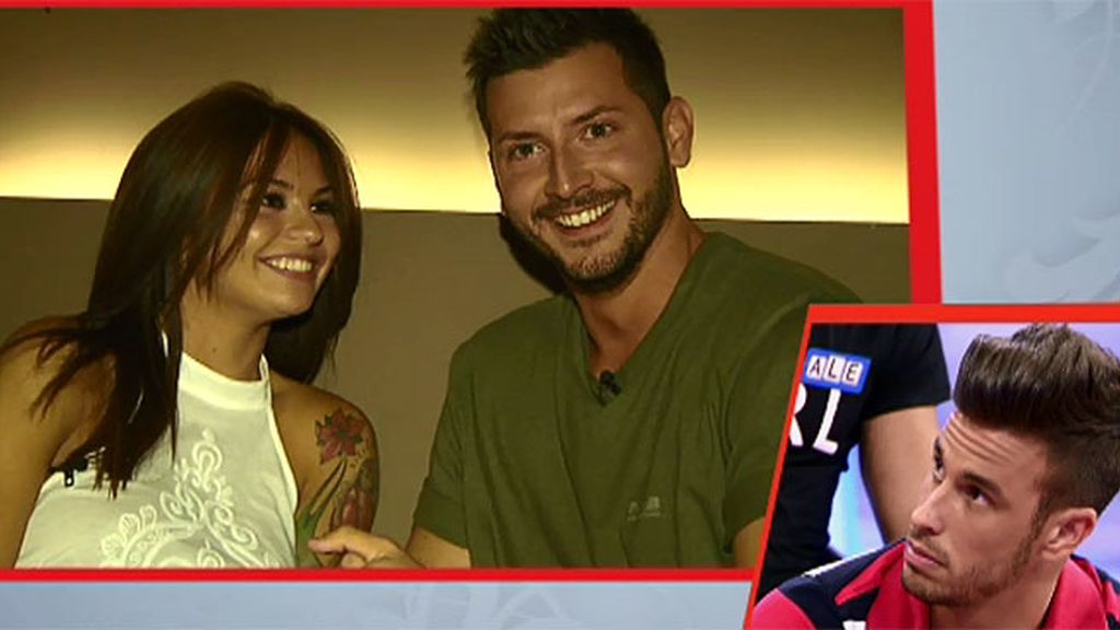 María, muy entretenida con el pretendiente