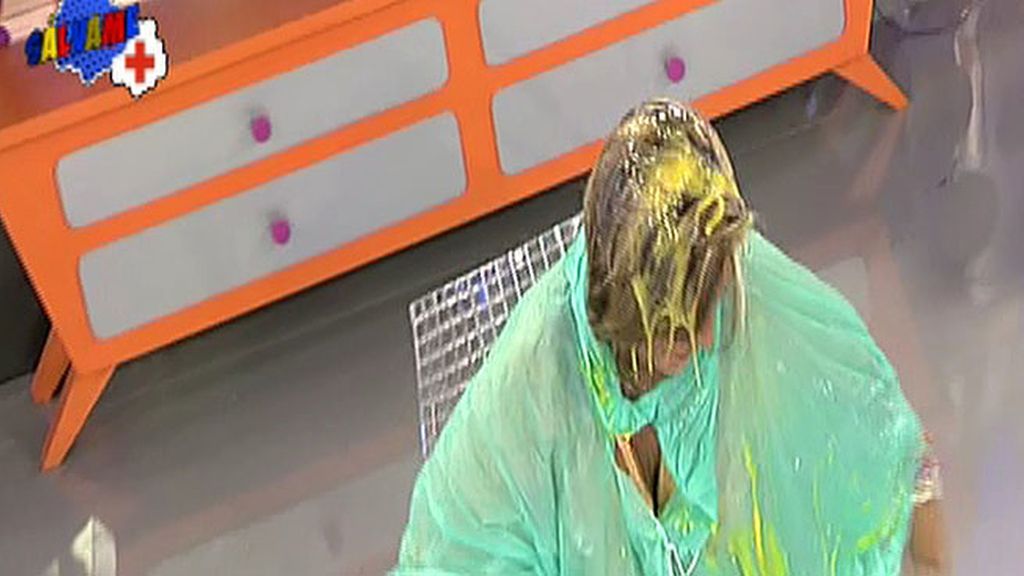 La colaboradora, enfadada con el presentador y el colaborador