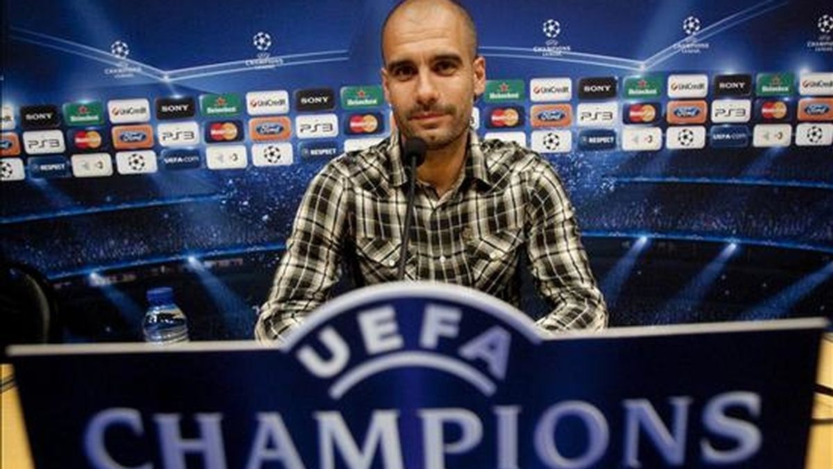 El entrenador del FC Barcelona, Josep Guardiola, durante la rueda de prensa que ofreció ayer previa al encuentro que hoy disputará el equipo azulgrana ante el Copenhage en el estadio Camp Nou, correspondiente a la tercera jornada de la fase de grupos de la Liga de Campeones. EFE