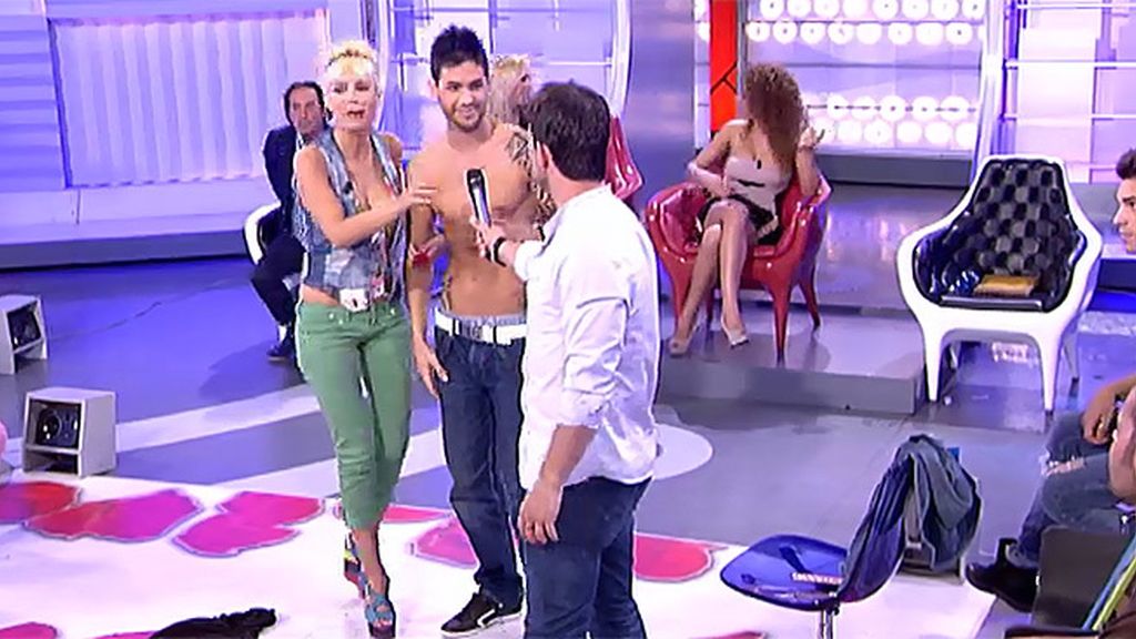 Erik se desnuda para Ainhoa