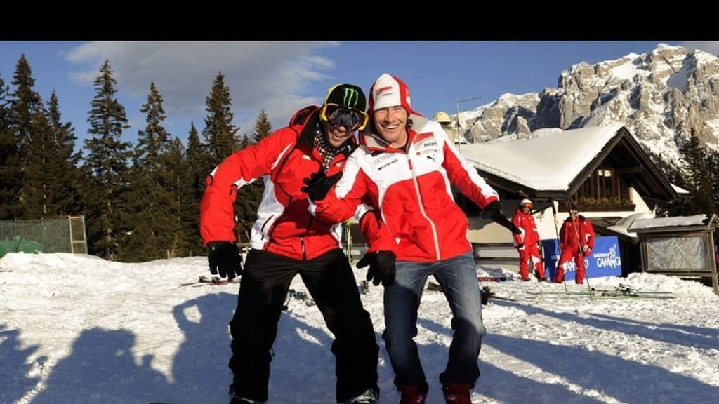 Valentino Rossi y Nicky Hayden disfrutando en la nieve