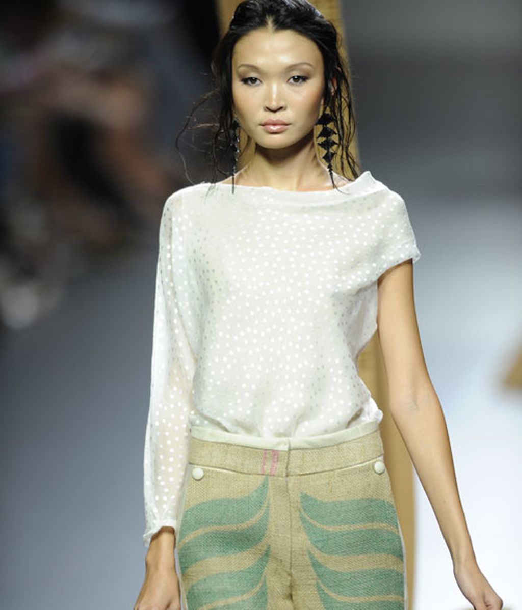 Ion Fiz trae sus tejidos del trópico