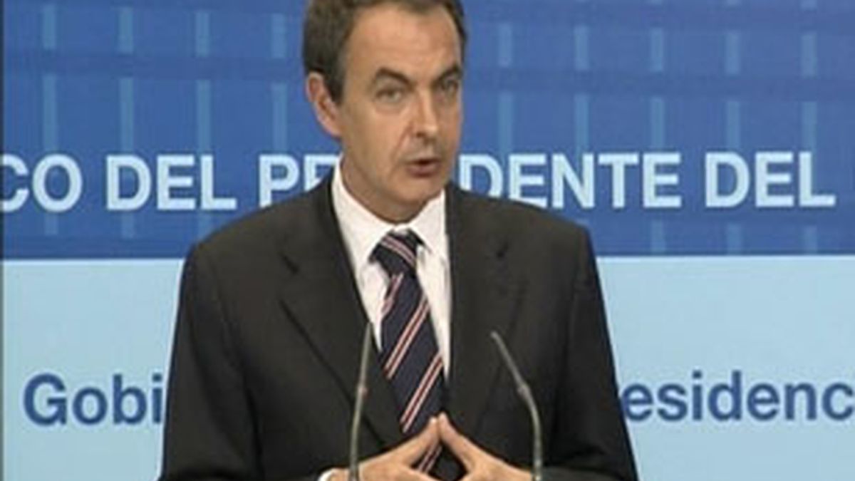 El presidente del Gobierno, José Luis Rodríguez Zapatero, durante la presentación del informe. Video: Informativos Telecinco.