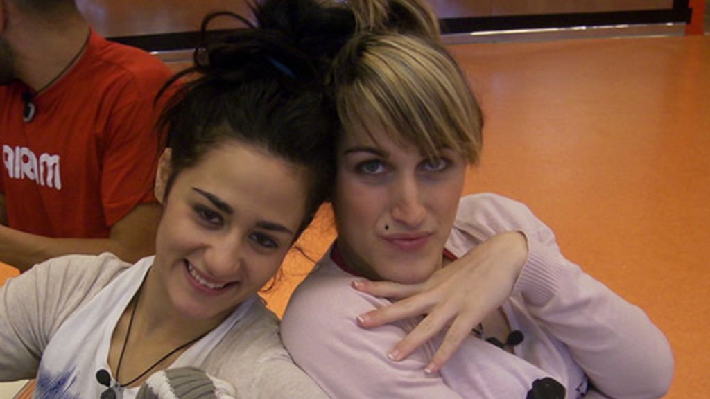 Aroa y Saray