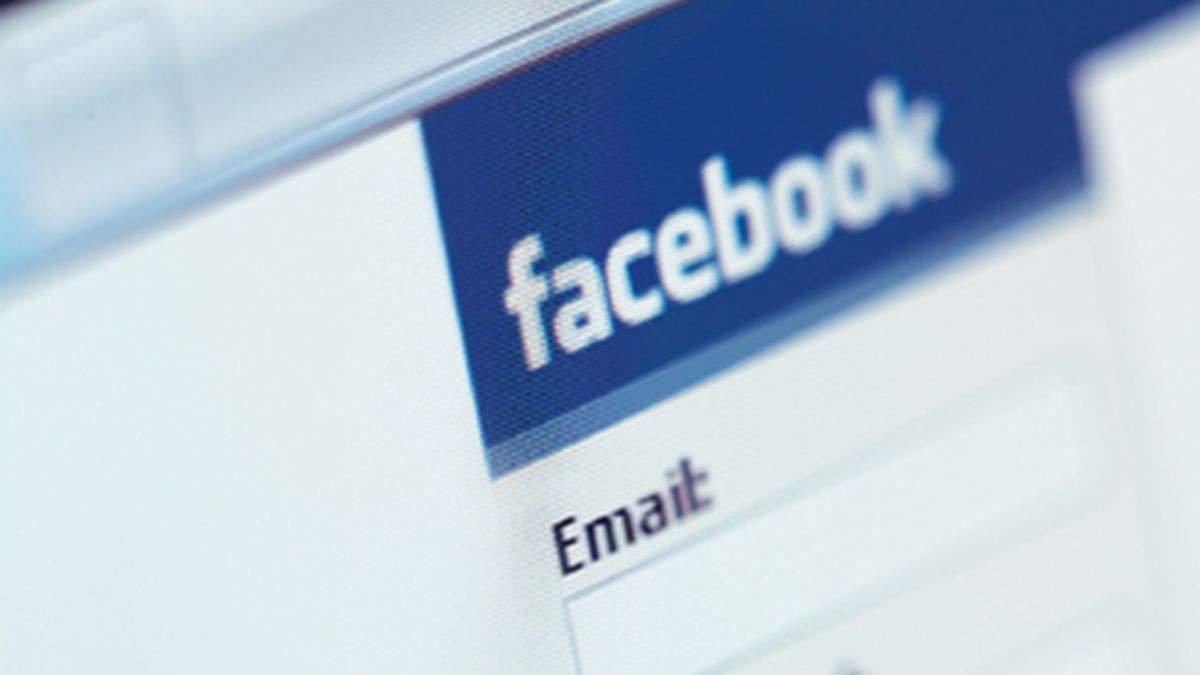 Facebook alentará a sus usuarios a participar en comunidades virtuales donde compartir conocimientos, una "wikipedia" en la red social.