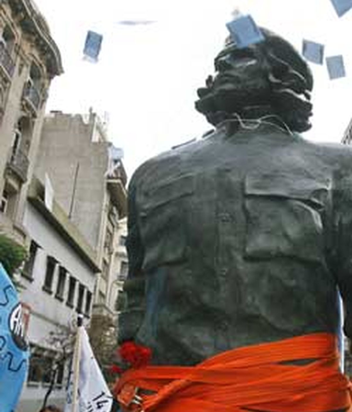 La figura será colocada en El Rosario el 14 de junio con motivo del 80ª aniversario del nacimiento de Guevara. FOTO: EFE La figura será colocada en El Rosario el 14 de junio con motivo del 80ª aniversario del nacimiento de Guevara. FOTO: EFE
