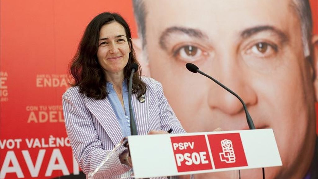 La ministra de Cultura, Ángeles González-Sinde en un mitin. EFE/Archivo