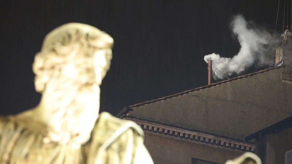 Habemus Papam. Fumata blanca en la Capilla Sixtina