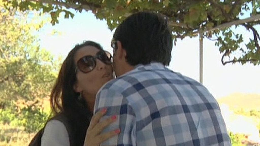 Luis presenta a sus pretendientas a 'su otra familia'