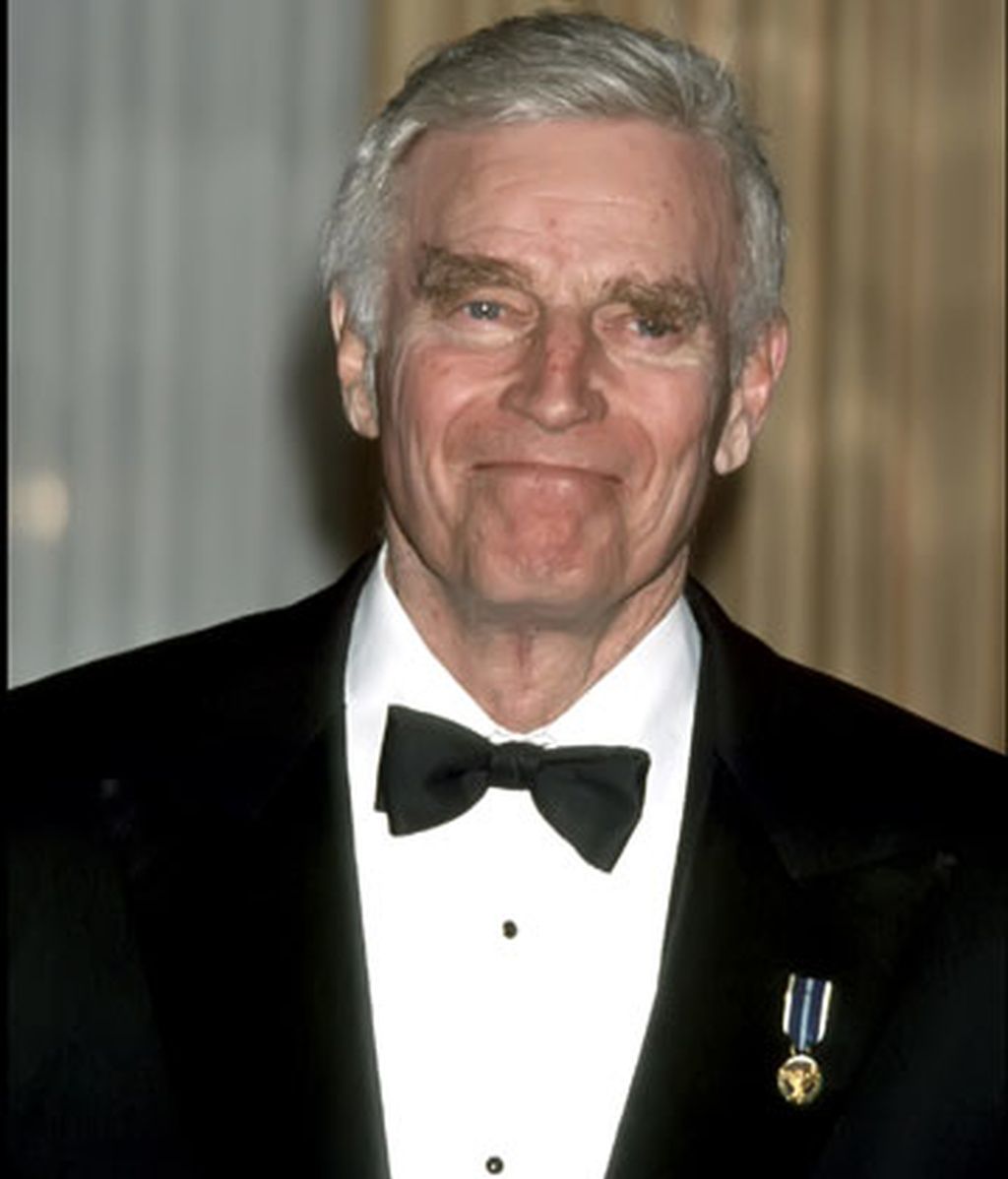 Charlton Heston = Charles Carter