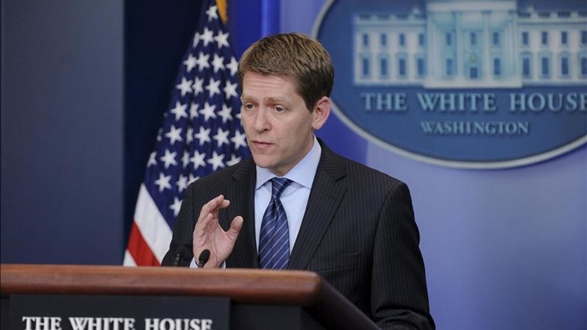 "Tengo entendido que no hubo un peligro inminente ni para la primera dama, ni para la señora Biden ni para nadie en el avión", señaló el portavoz de la Casa Blanca, Jay Carney, que refirió a los periodistas a la FAA para más detalles. EFE/Archivo