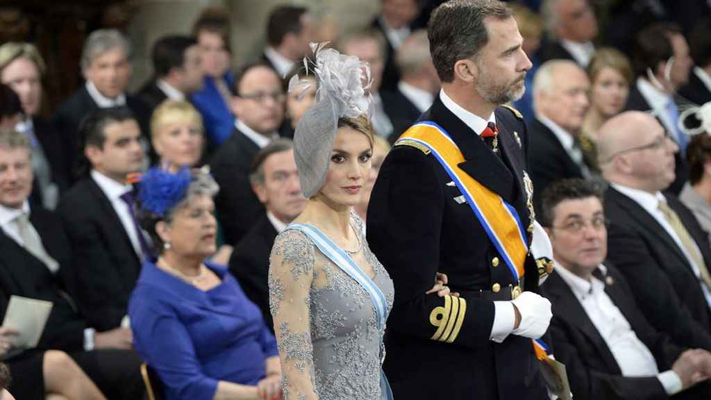 Los Príncipes de Asturias entrando en la catedral de Amsterdam