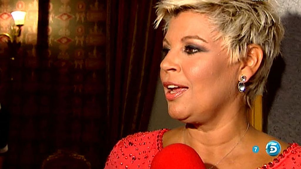 La colaboradora, de celebración con su familia, sus amigos y sus compañeros