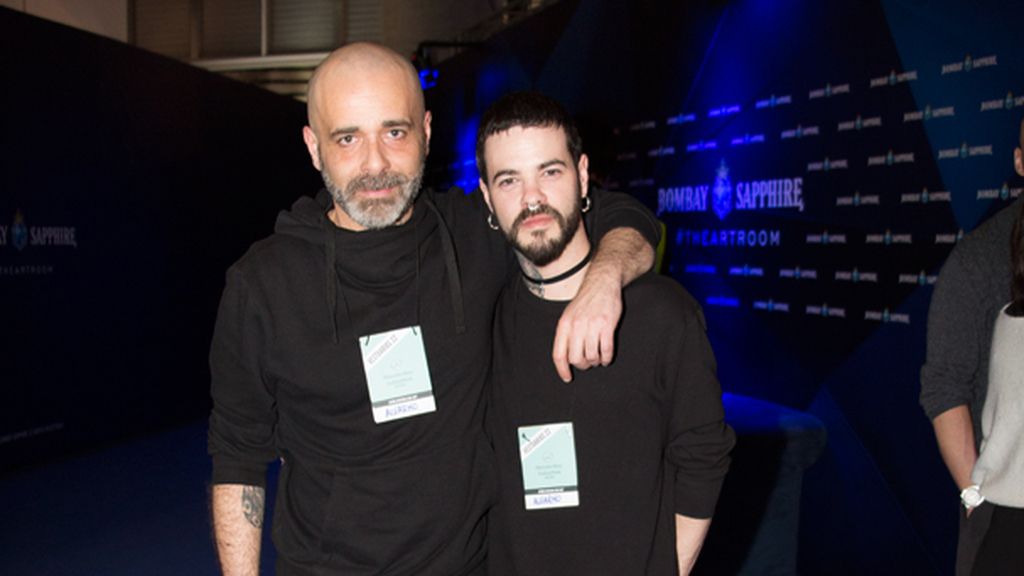 Ambiente en el desfile de ALVARNO