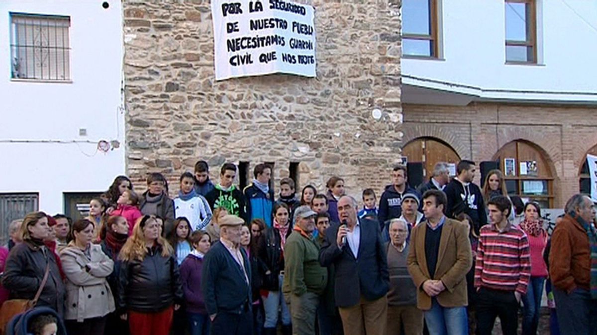 Almadel de la Plata, Sevilla, rechaza que 'el loco del chándal regrese al pueblo