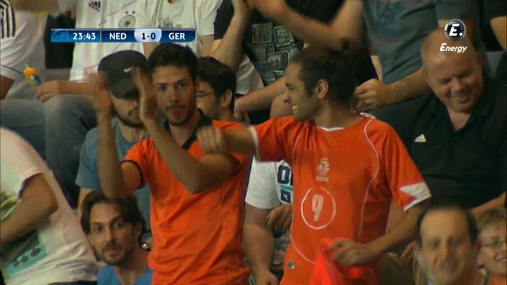 Holanda deja tocada a Alemania
