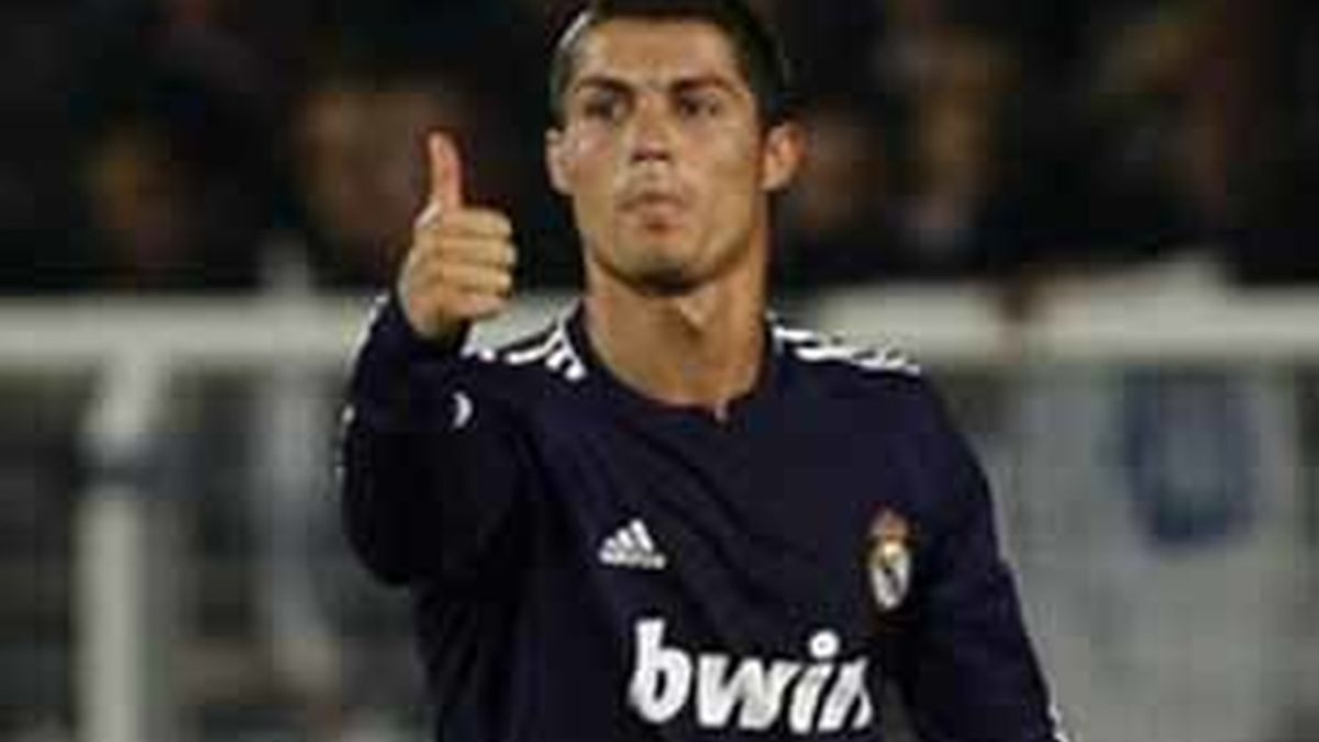 Frecuente objeto de las cámaras, Ronaldo no ha conseguido brillar en los momentos decisivos. Vídeo: Informativos Telecinco Frecuente objeto de las cámaras, Ronaldo no ha conseguido brillar en los momentos decisivos. Vídeo: Informativos Telecinco