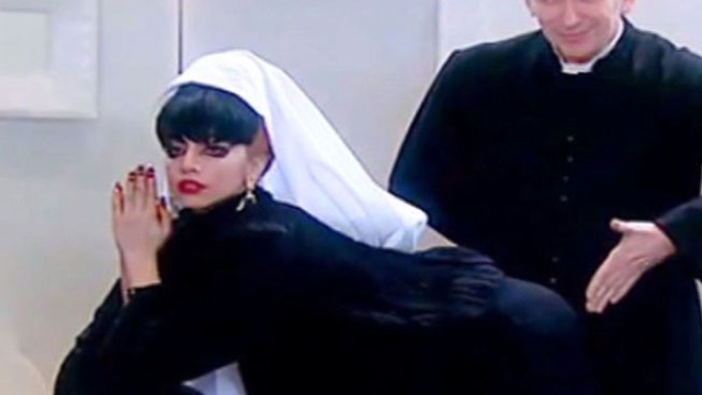 Lady gaga, vestida de monja