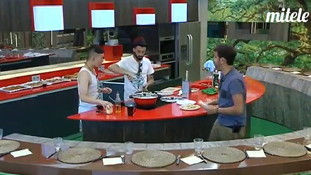 Han sorprende a sus compañeros con un plato chino