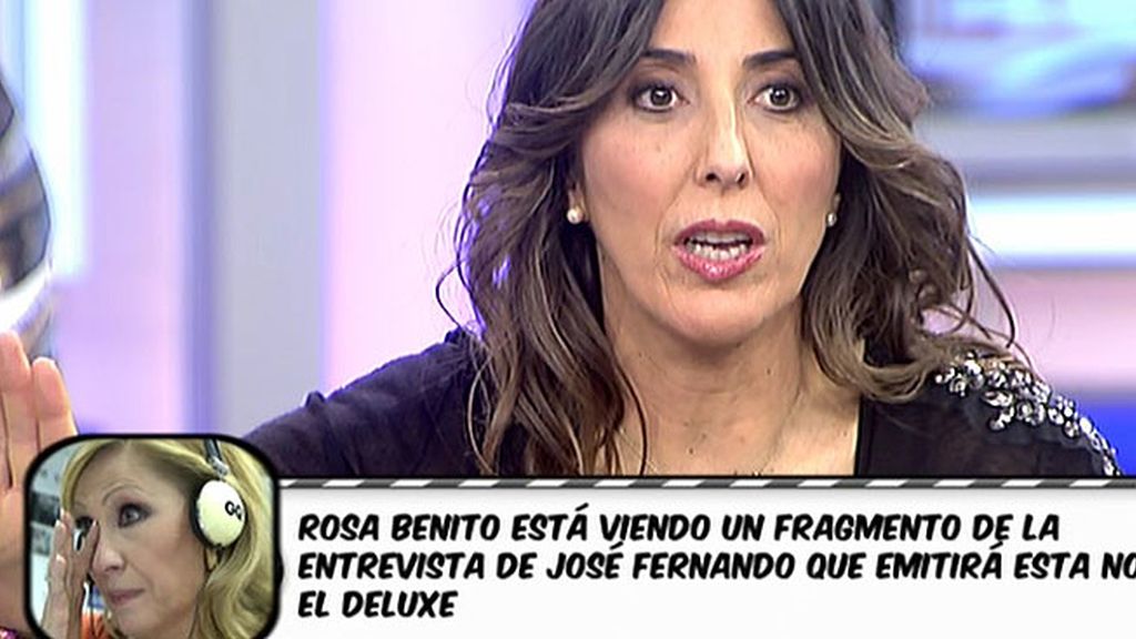 La colaboradora ve parte de la entrevista de José Fernando Ortega