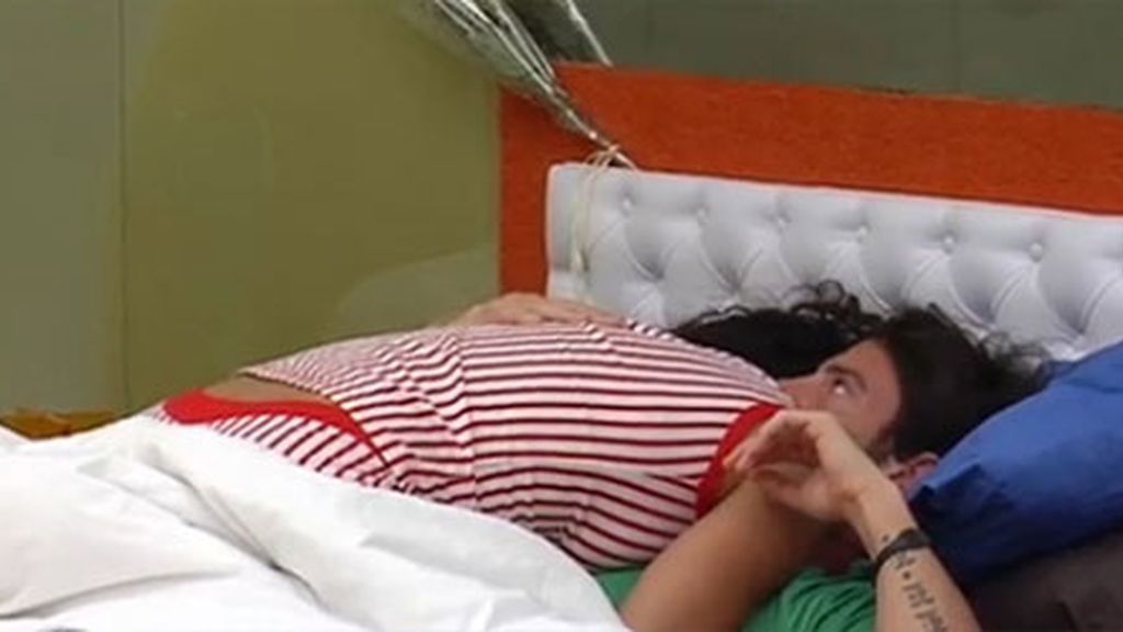 ¡Aless y Noe comparten cama!