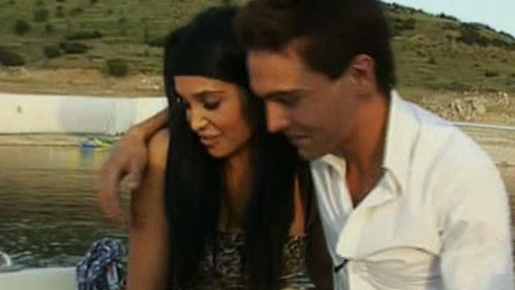 Un velero y una partida de dardos