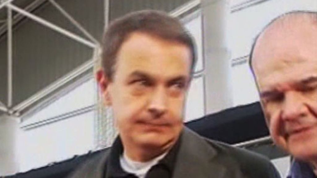 Zapatero se entera en un mitin