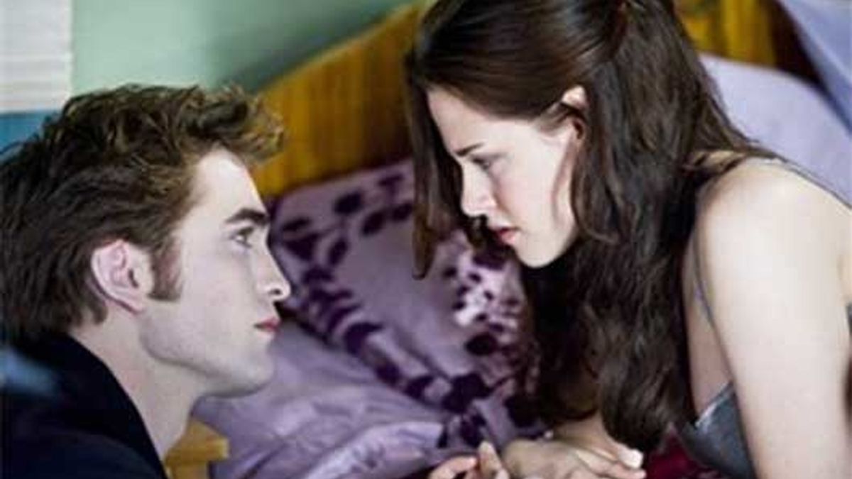 La pareja protagonizará escenas subidas de tono en 'Amanecer'. Foto: AP