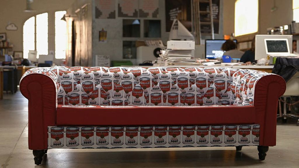 Un sofá futbolero, otro muy flamenco, picante... así son los próximos chester