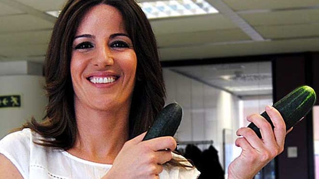 Mónica Sanz grita: "¡Estamos contigo, pepino!"