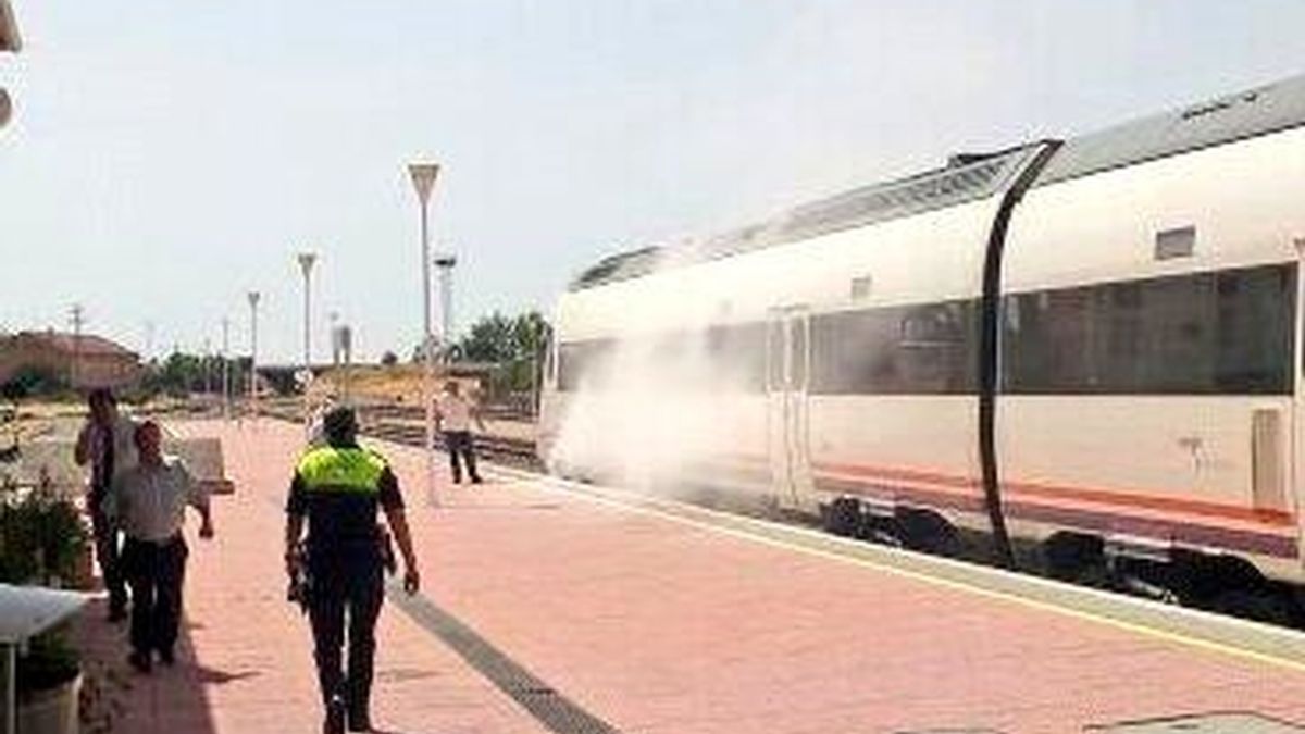 Desalojados 50 pasajeros por un incendio en un tren