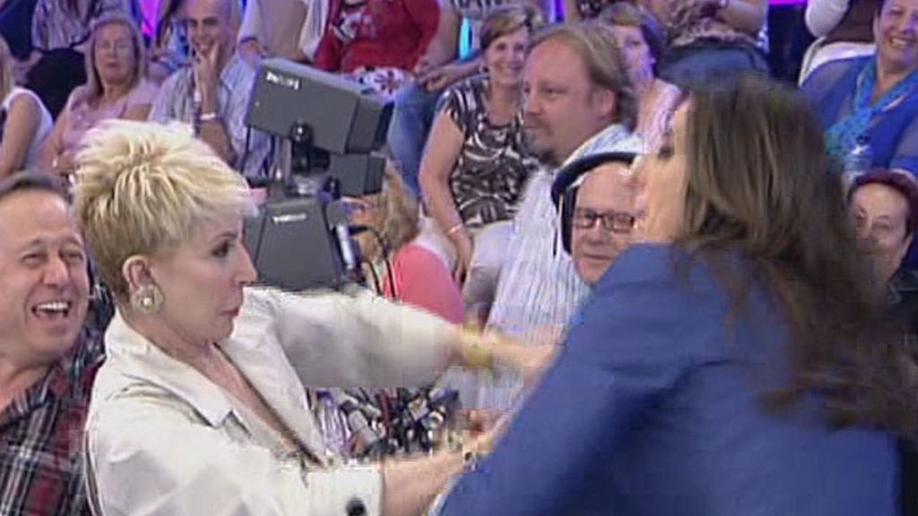 Una mascarilla usada, motivo de discordia entre colaboradora y presentadora