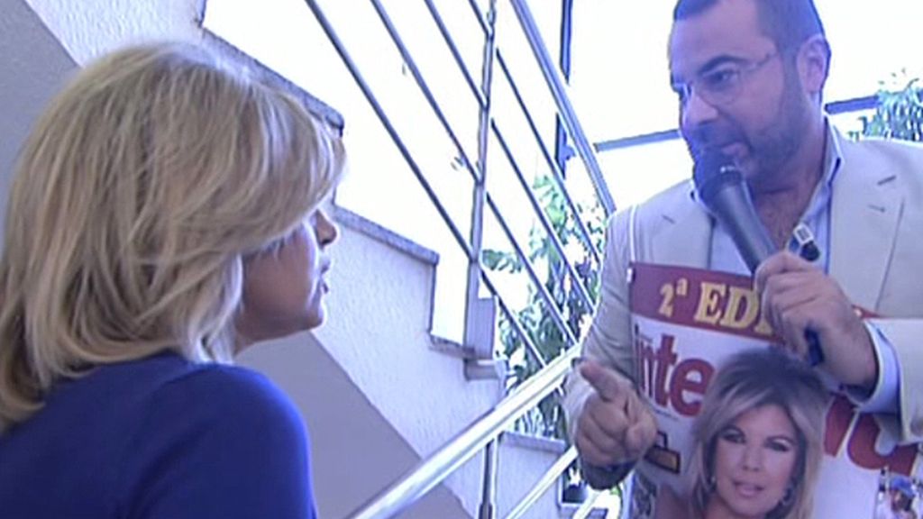 Paseando con la portada de 'Interviú' de la colaboradora