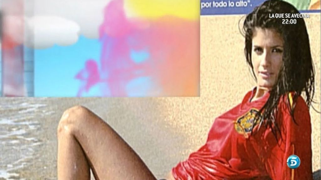 La jerezana ha posado con la equipación de España para la revista 'Sálvame'