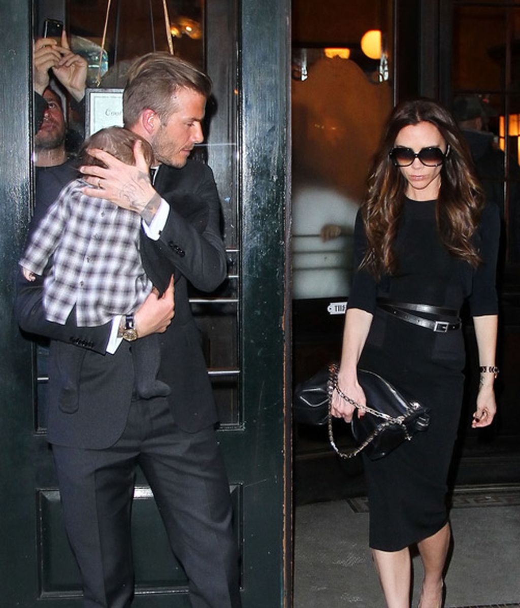 'Lengüetazo' en el 'Soho' neoyorquino de la pequeña Beckham a los periodistas