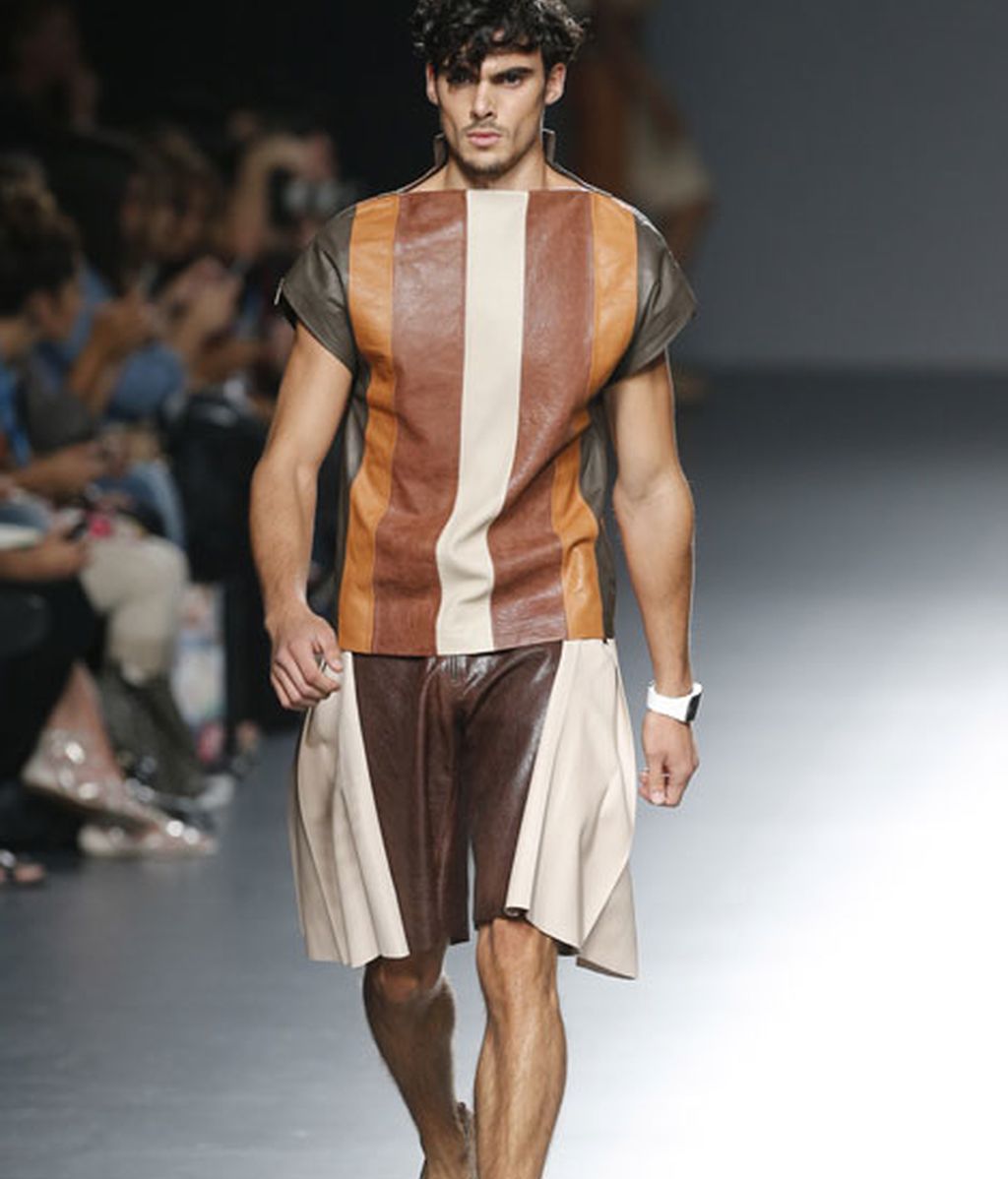 Rojos brillantes y colores de la tierra