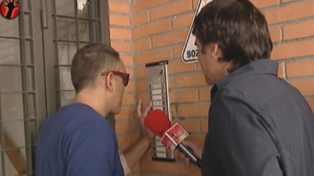 El marido de Chayo recibe el regalo de Kiko H.