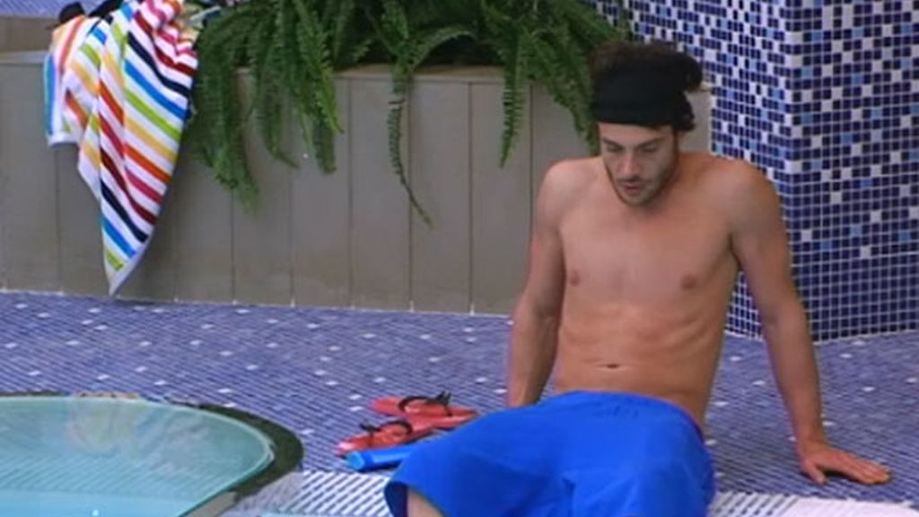 Juan Antonio y Alessandro prefieren la piscina a la ducha