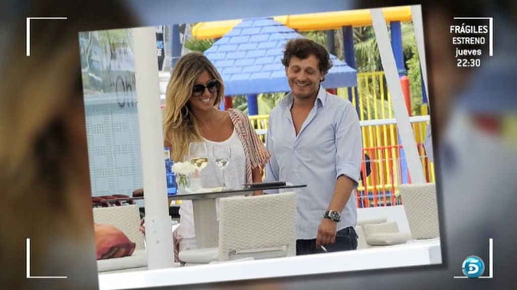 La pareja se ha dejado ver muy acaramelada por la isla Pitiusa