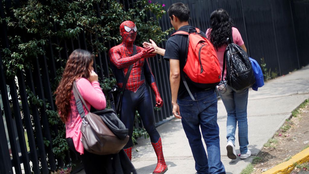 'Spider-teacher', el profesor que acude a clase vestido como Spiderman