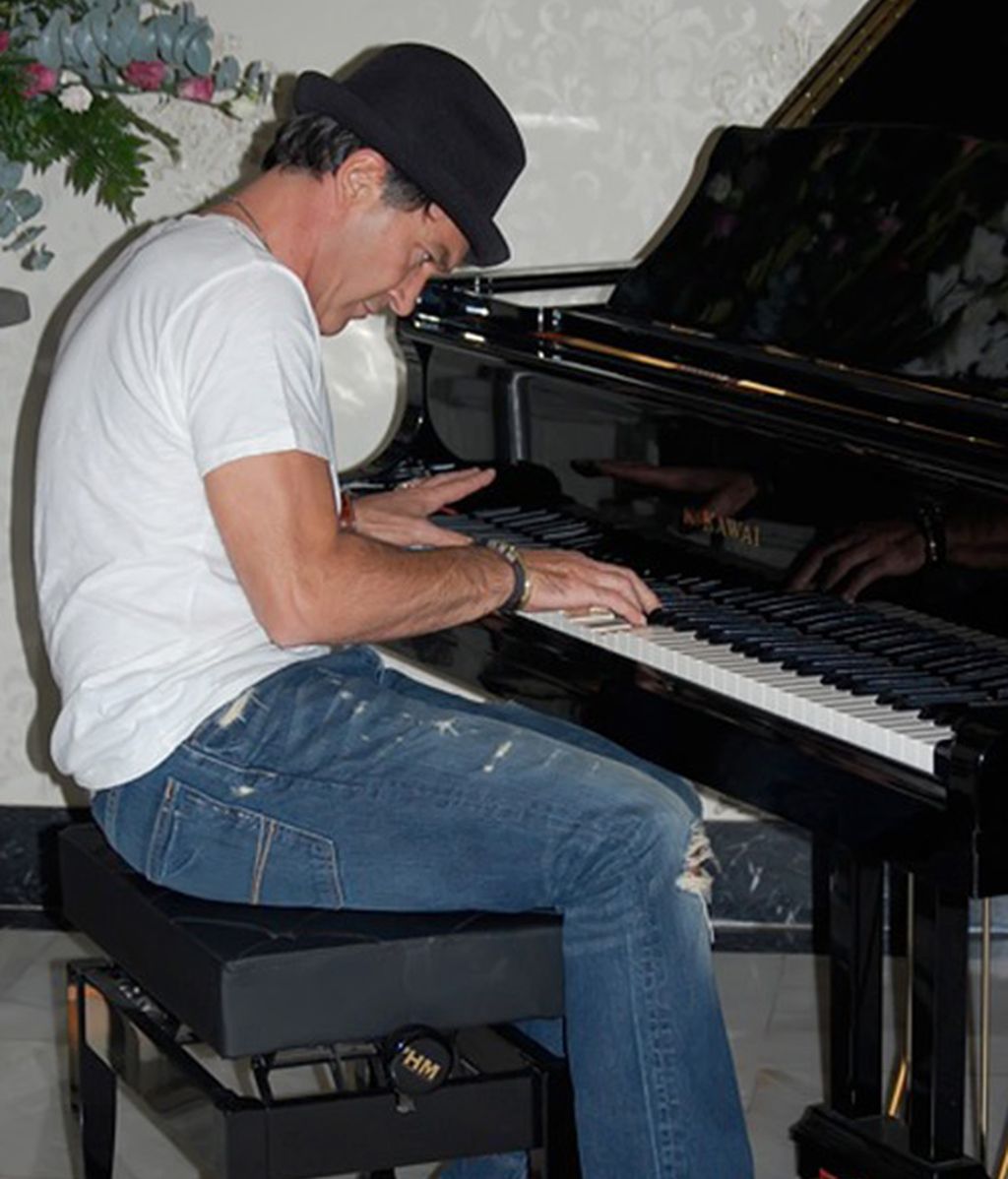 Fiestón del equipo de 'La piel que habito'... sin Pedro