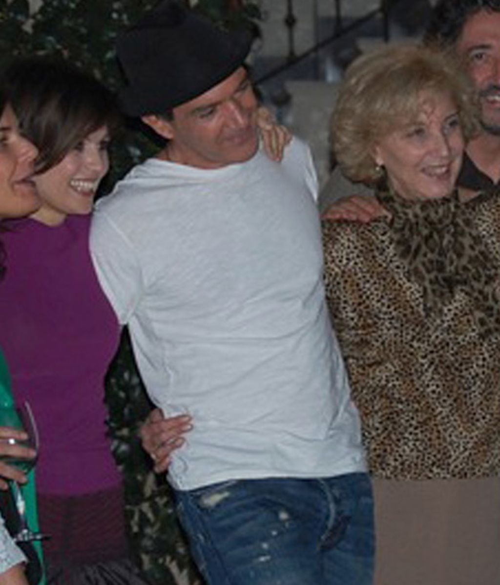 Fiestón del equipo de 'La piel que habito'... sin Pedro