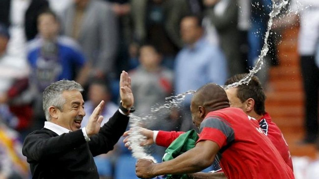 El Sporting acaba con la racha de Mou