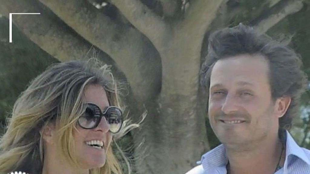 La pareja se ha dejado ver muy acaramelada por la isla Pitiusa