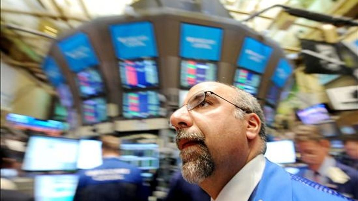 Al cierre de la jornada bursátil en la bolsa de Nueva York, el índice Dow Jones, que agrupa a 30 de las mayores empresas cotizadas de Estados Unidos, alcanzó los 11.533,16 puntos, tras sumar 55,03 unidades. EFE/Archivo Al cierre de la jornada bursátil en la bolsa de Nueva York, el índice Dow Jones, que agrupa a 30 de las mayores empresas cotizadas de Estados Unidos, alcanzó los 11.533,16 puntos, tras sumar 55,03 unidades. EFE/Archivo