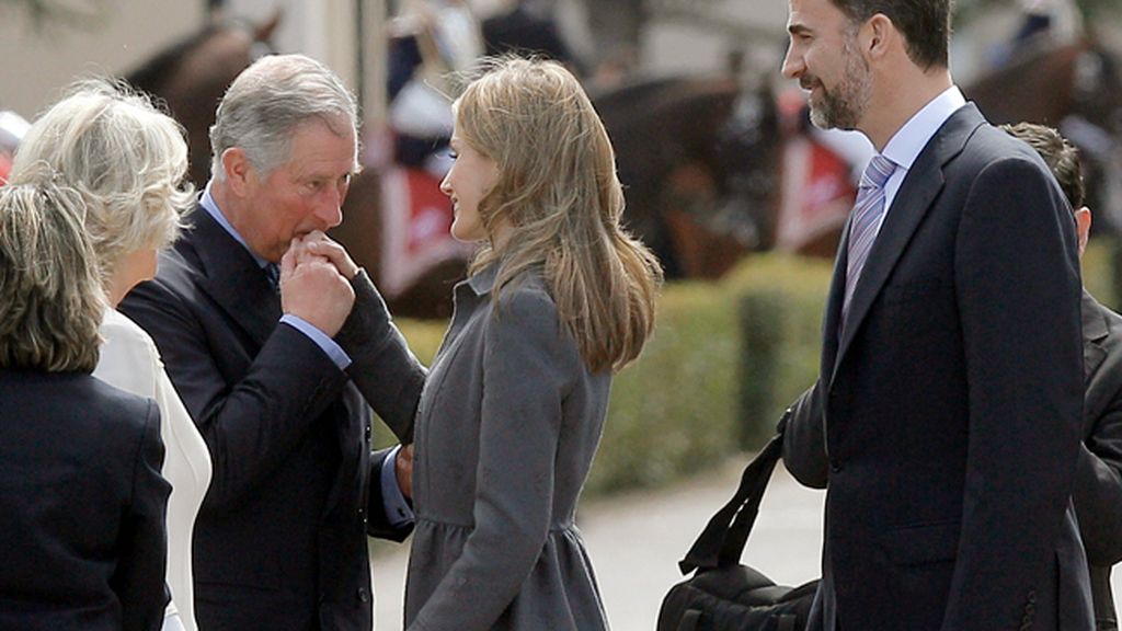 El Príncipe Carlos y su esposa Camilla, en España