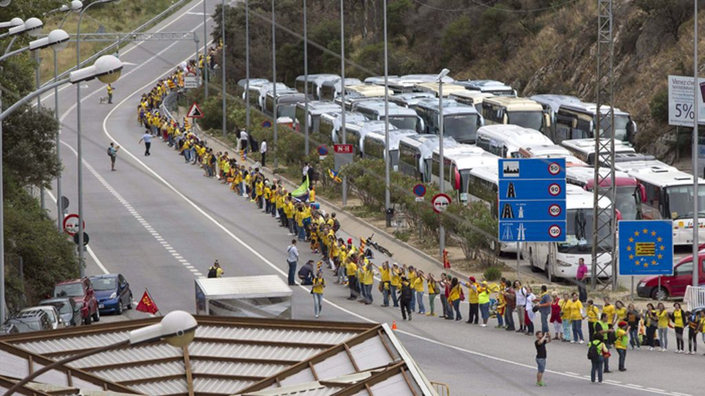 Cataluña une sus manos para reclamar su independencia